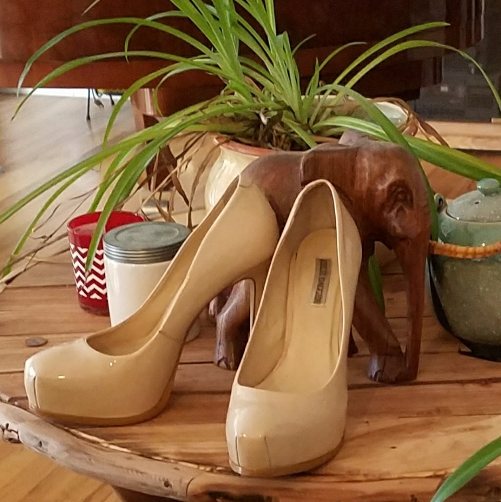 Kelsi Dagger heels